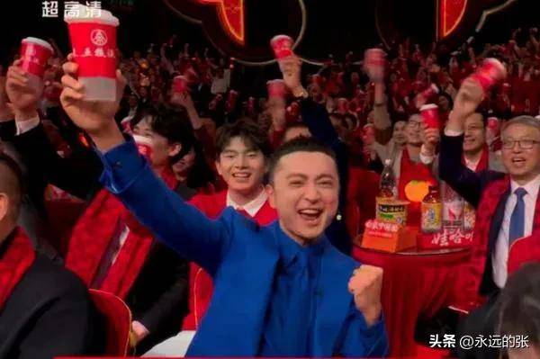 演的魔术《画蛇添福》从以下几方面来看待瓦力棋牌游戏对于刘谦在2025年春晚表(图3)